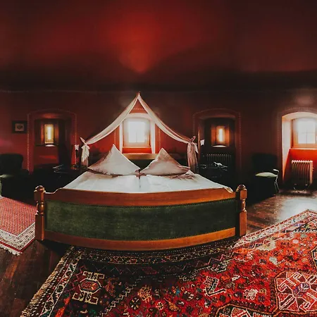 Burghotel Pass 3*