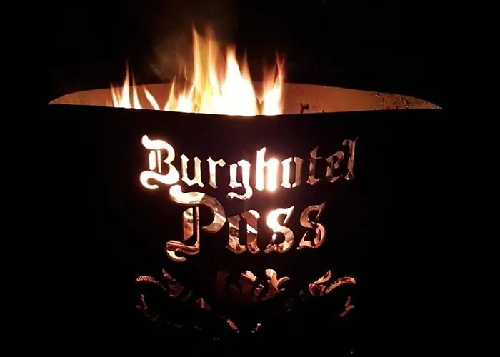 Otel Burghotel Pass 3*
